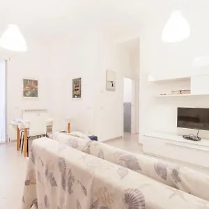 055 G&g House , Levanto Italia
